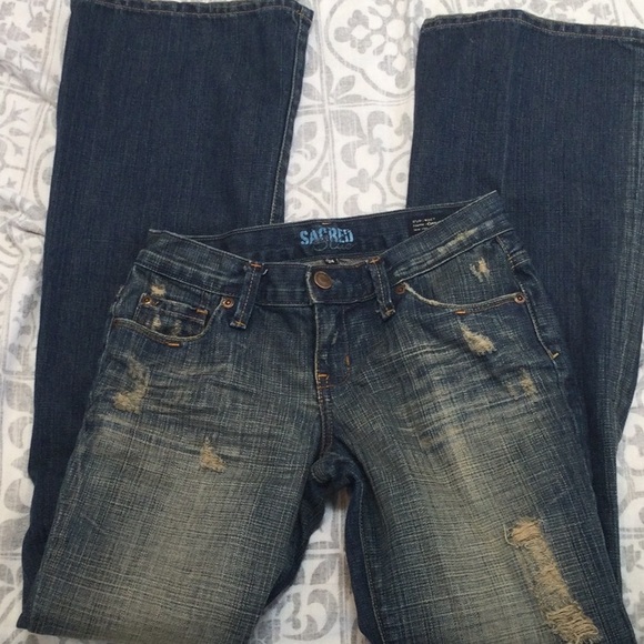 👖Sacred Blue Candice flared Junior jeans. Size 2/4 - Picture 2 of 12